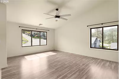 106 Umpqua View Dr, Roseburg, OR 97471 - Photo 7