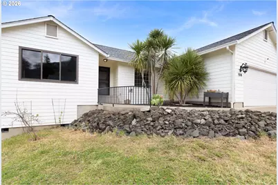 106 Umpqua View Dr, Roseburg, OR 97471 - Photo 3
