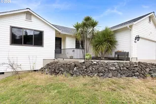 106 Umpqua View Dr, Roseburg, OR 97471 - Photo 3