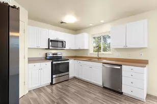 106 Umpqua View Dr, Roseburg, OR 97471 - Photo 11