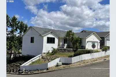 106 Umpqua View Dr, Roseburg, OR 97471 - Photo 1