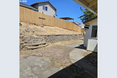202 NE Plum Ridge Dr, Winston, OR 97496 - Photo 23