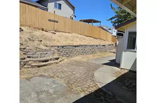 202 NE Plum Ridge Dr, Winston, OR 97496 - Photo 23