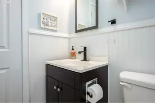 100 Kerr Pkwy, Lake Oswego, OR 97035 - Photo 21