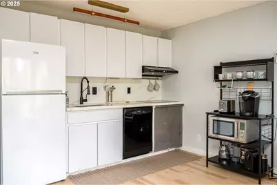 100 Kerr Pkwy #19, Lake Oswego, OR 97035 - Photo 13