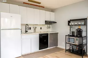 100 Kerr Pkwy, Lake Oswego, OR 97035 - Photo 13