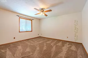 975 SW Florence Ct, Gresham, OR 97080 - Photo 15