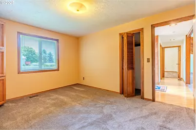 975 SW Florence Ct, Gresham, OR 97080 - Photo 19