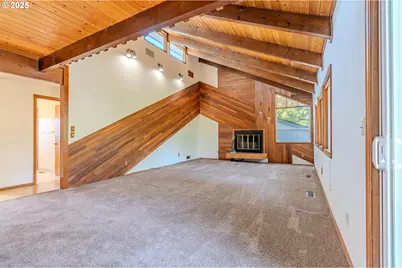 975 SW Florence Ct, Gresham, OR 97080 - Photo 5