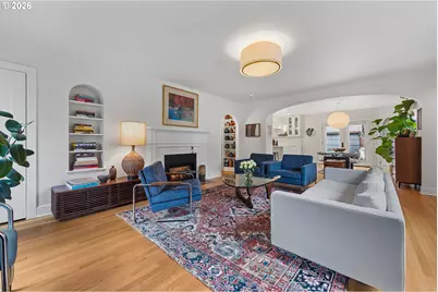 704 NE Hazelfern Pl, Portland, OR 97232 - Photo 3