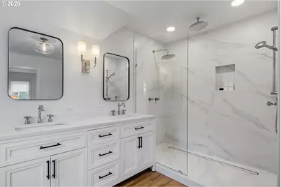 704 NE Hazelfern Pl, Portland, OR 97232 - Photo 25