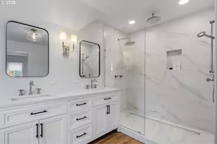 704 NE Hazelfern Pl, Portland, OR 97232 - Photo 25