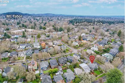 704 NE Hazelfern Pl, Portland, OR 97232 - Photo 47