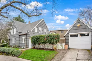 704 NE Hazelfern Pl, Portland, OR 97232 - Photo 45