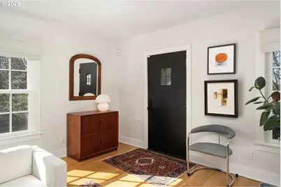 704 NE Hazelfern Pl, Portland, OR 97232 - Photo 5