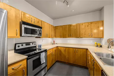 1125 NW 9th Ave #418, Portland, OR 97209 - Photo 13