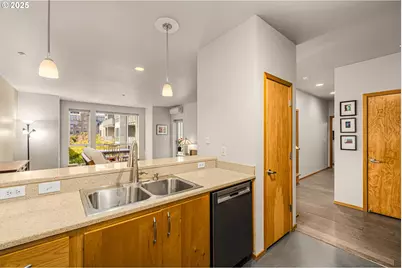 1125 NW 9th Ave #418, Portland, OR 97209 - Photo 15