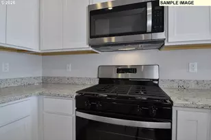 1101 Parkside Ave, Woodburn, OR 97071 - Photo 9