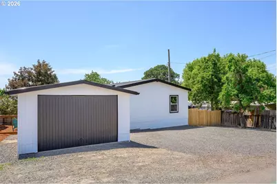 253 E 7th St, Lafayette, OR 97127 - Photo 37