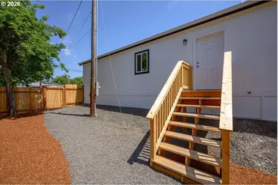 253 E 7th St, Lafayette, OR 97127 - Photo 35