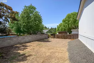 253 E 7th St, Lafayette, OR 97127 - Photo 33