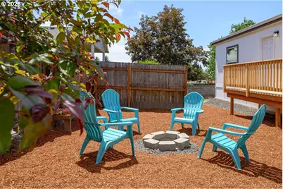 253 E 7th St, Lafayette, OR 97127 - Photo 29