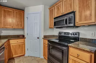 860 Springtree Ln, West Linn, OR 97068 - Photo 11