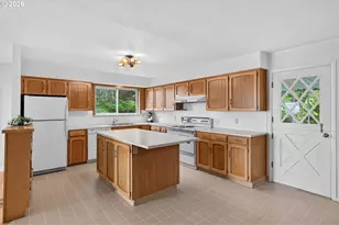 10065 SE Cresthill Rd, Happy Valley, OR 97086 - Photo 17