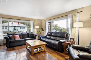 963 SE Glenn St, Roseburg, OR 97470 - Photo 5