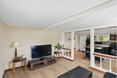 535 State St, North Bend, OR 97459 - Photo 5