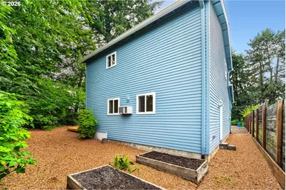 3740 SW Comus St, Portland, OR 97219 - Photo 31