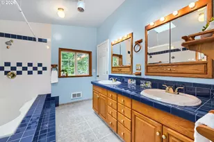 3740 SW Comus St, Portland, OR 97219 - Photo 17