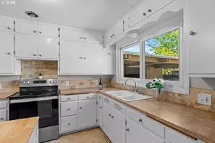 2250 Devos St, Eugene, OR 97402 - Photo 13