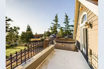 20417 SW Inglis Dr, Beaverton, OR 97007 - Photo 39