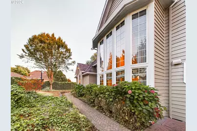 20417 SW Inglis Dr, Beaverton, OR 97007 - Photo 41