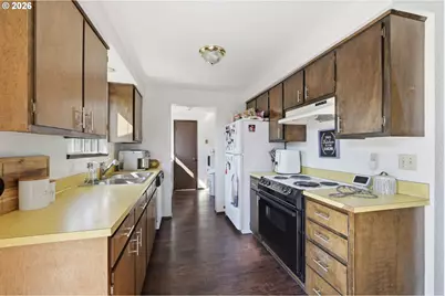 2018 Debra Dr, Springfield, OR 97477 - Photo 11