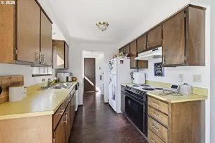 2018 Debra Dr, Springfield, OR 97477 - Photo 11