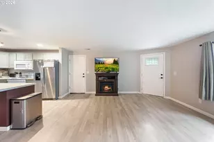 422 E 5th St, Lafayette, OR 97127 - Photo 5