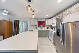 422 E 5th St, Lafayette, OR 97127 - Photo 11