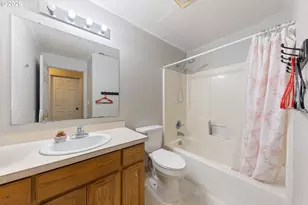 422 E 5th St, Lafayette, OR 97127 - Photo 29