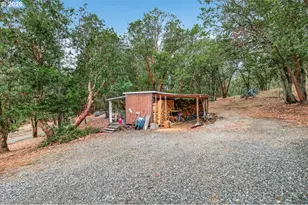 1100 Sterling Creek Rd, Jacksonville, OR 97530 - Photo 47