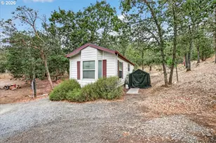 1100 Sterling Creek Rd, Jacksonville, OR 97530 - Photo 37
