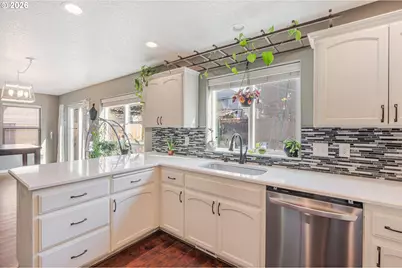 3120 N Ivy Dr, Newberg, OR 97132 - Photo 17