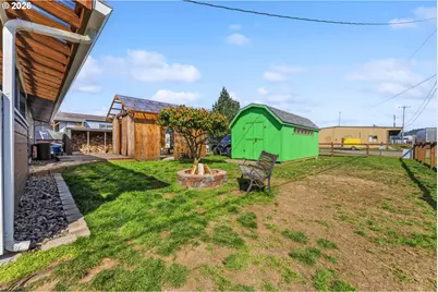 610 Park Ave, Lakeside, OR 97449 - Photo 3