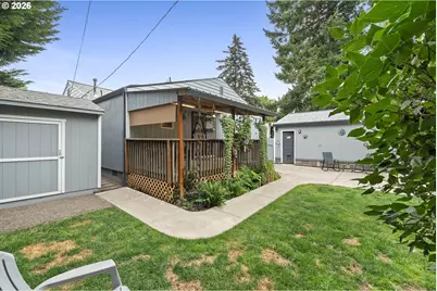8325 NE Going Pl, Portland, OR 97220 - Photo 33