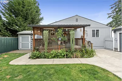 8325 NE Going Pl, Portland, OR 97220 - Photo 31