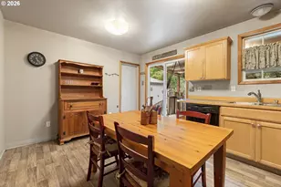 8325 NE Going Pl, Portland, OR 97220 - Photo 11