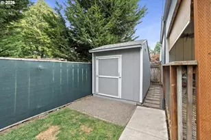 8325 NE Going Pl, Portland, OR 97220 - Photo 37
