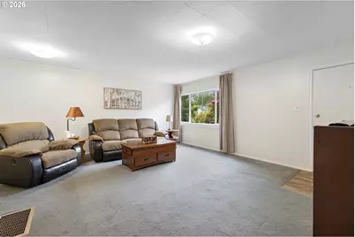 8325 NE Going Pl, Portland, OR 97220 - Photo 5