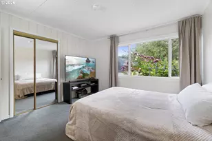 8325 NE Going Pl, Portland, OR 97220 - Photo 21